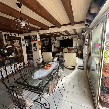 La Maison Du Bonheur Bed & Breakfast