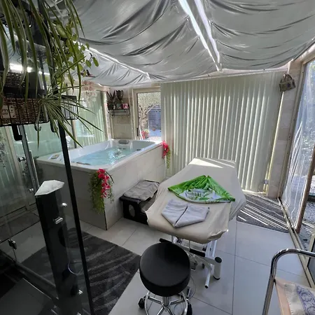 Bed & Breakfast La Maison Du Bonheur *