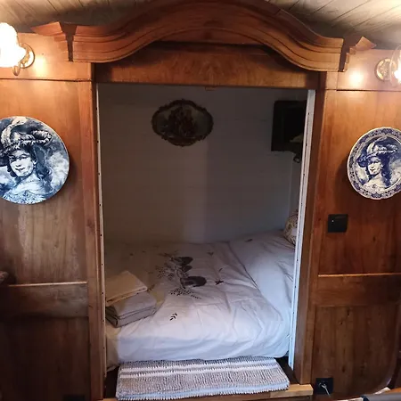 La Maison Du Bonheur Bed & Breakfast *